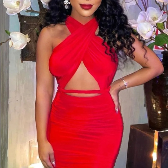 Lady in Red Halter Dress - Picture 3 of 10